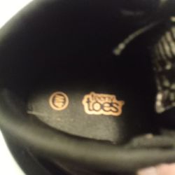 Teeny Toes Flexible Walking Shoes 4W I'm