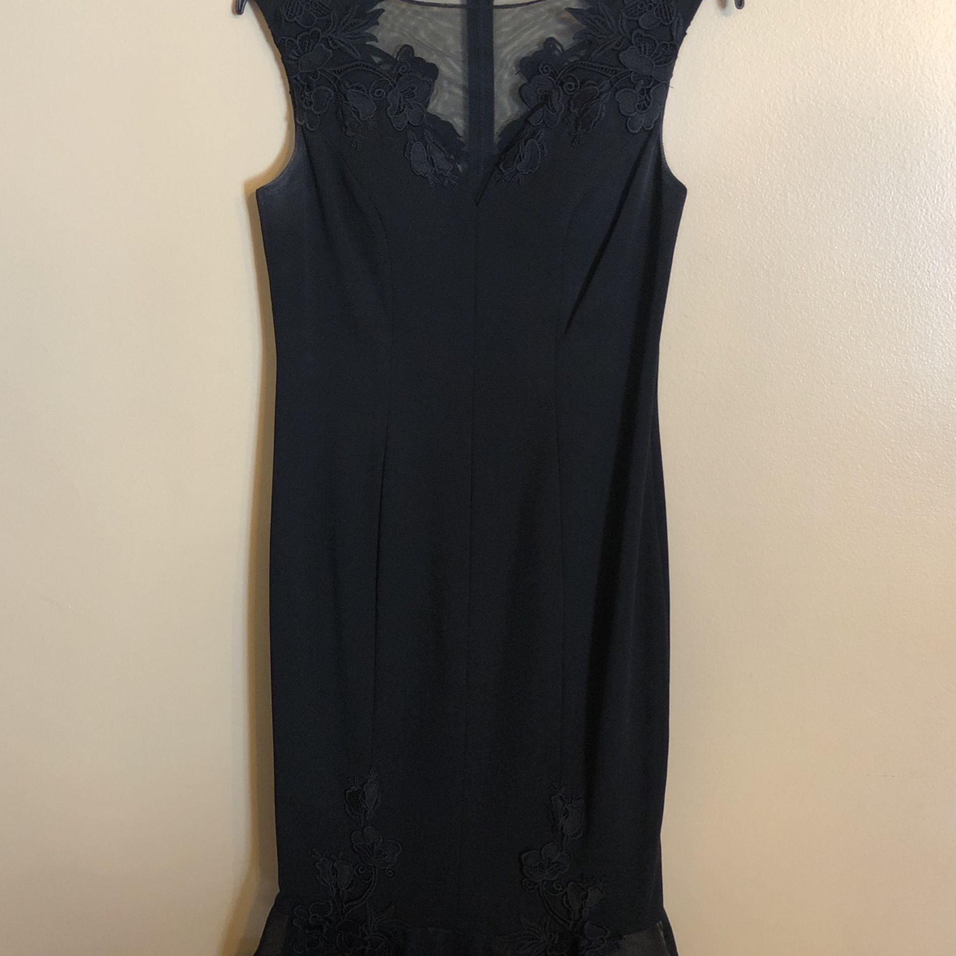 Black Dress  ( Size 6 )