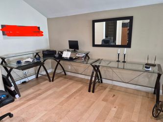 Tempered L-shaped 3 part desk