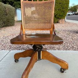 Mid Century Modern Cane Back Swivel Bankers Chair! 🪑