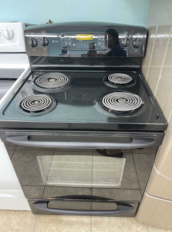 Black Coil Top Stove for Sale in Pflugerville, TX OfferUp