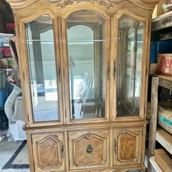 China Cabinet by Thomasville