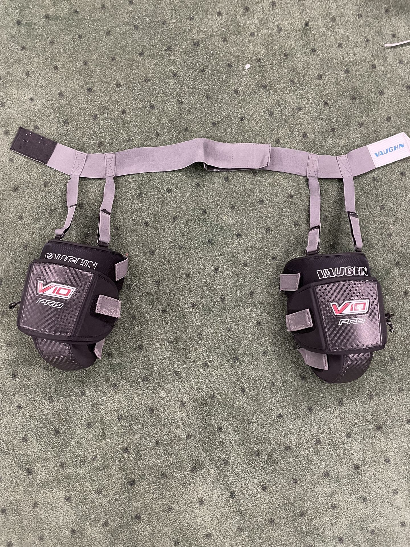 Vaughn V10 Knee Guards Senior 