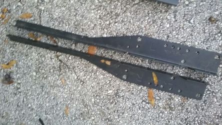 Metal braces for basketball hoop setup