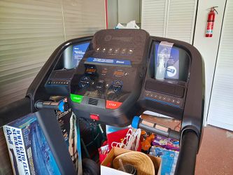 HORIZON T101 TREADMILL FOR SALE LIKE NEW