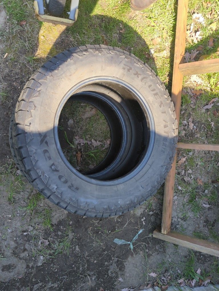 Tires Lt275 65 R18 Excellent Condition 
