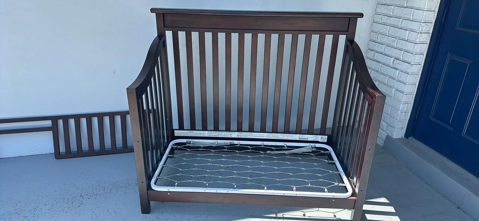 Complete Convertible Crib W Mattress,bed Skirt,Bumpers