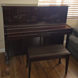 Yamaha Piano U1