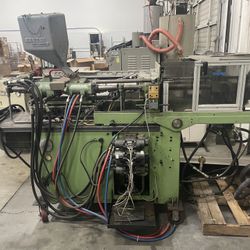 Arburg Injection molding Machine