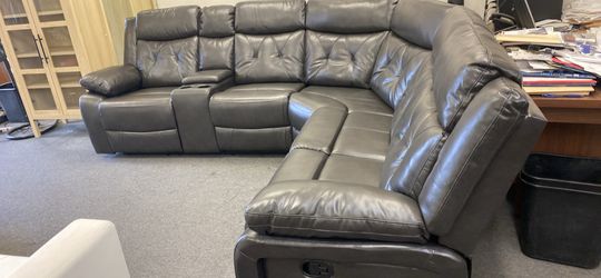 New Reclining Sectional. Grey Leather. Free Delivery!