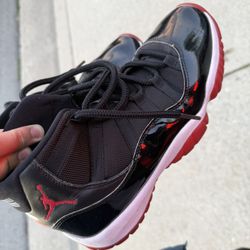 Jordan 11 Bred size 9