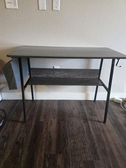 Gray Computer/Laptop Desk
