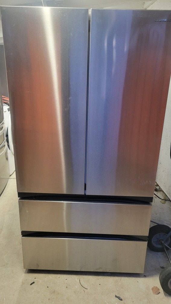 SAMSUNG 2023 BEESPOKE REFRIGERATOR WORKS GREAT CAN DELIVER 