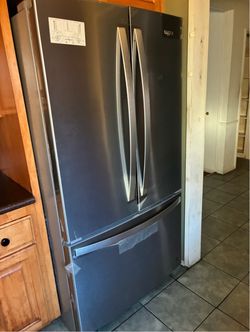 Refrigerator / fridge
