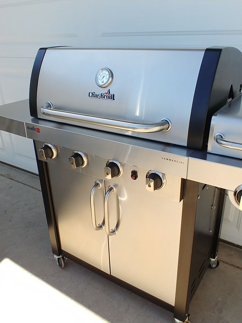 Char Broil Commercial Tru infrared BBQ Grill