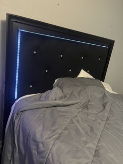 Queen Sized Diamond Bed Set