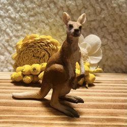 Adorable RETIRED Mama Kangaroo w/ Baby