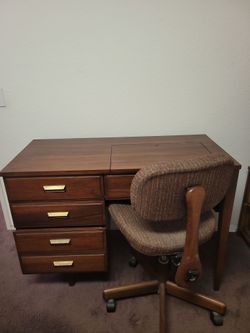 Sewing desk, art or craft desk