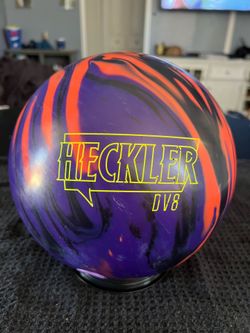 14LB DV8 HECKLER BOWLING BALL