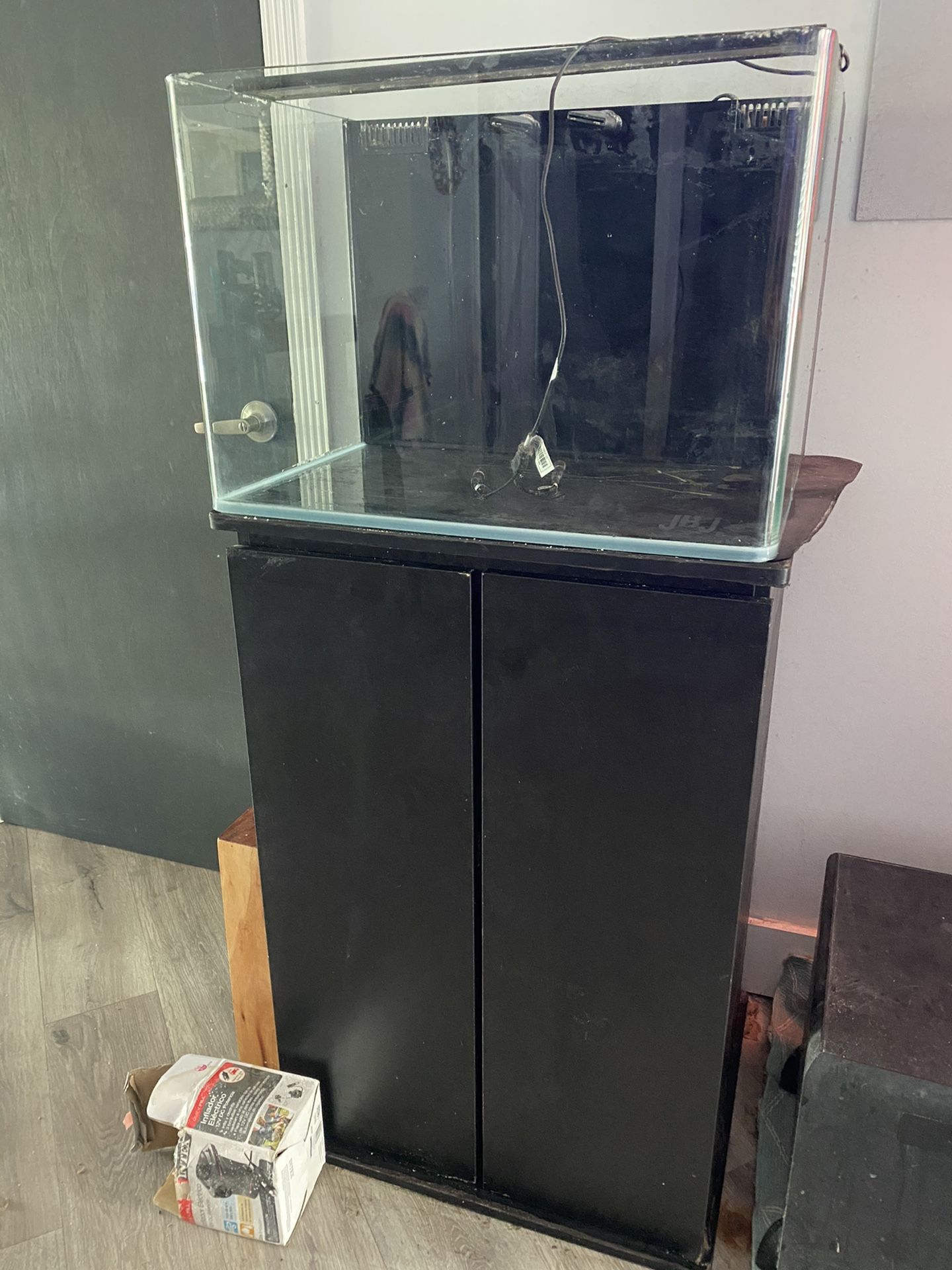 RL 30 Saltwater fish tank aquarium rimless 30 gallon for Sale in Fort