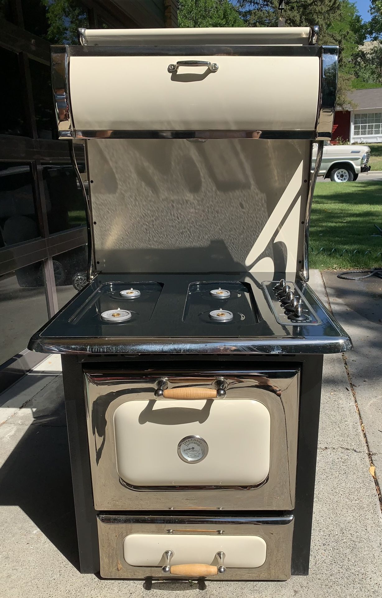 Heartland Gas Stove - Rare Find