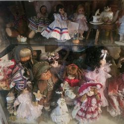 Glass Case & Madam Alexander  Dolls Make Offer