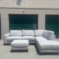 Living Spaces Sectional Couch With Ottoman 🛻Delivery Available🛻