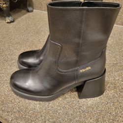 Coach CHUNKY HEEL Black Boots! Size 8.5