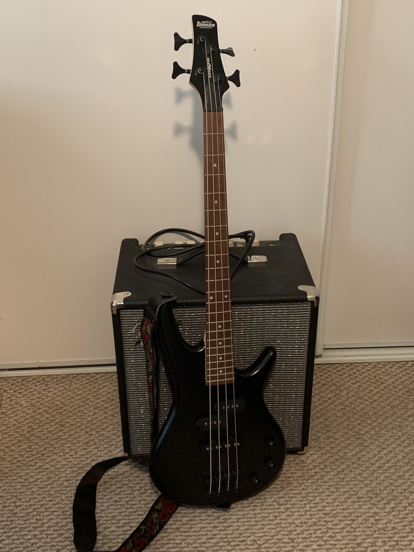 Ibanez GSRM20 miKro Bass Guitar + Fender Bass Amp Rumble 40