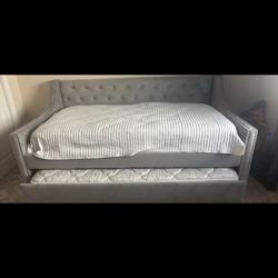Twin Beds /grey Pull Out Bed