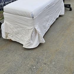 Storage Bench, 2 Covers