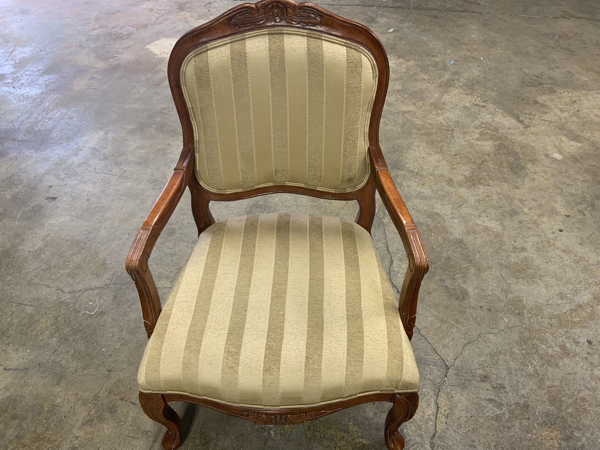 Late 19th Century Antique Queen Anne Style Chair