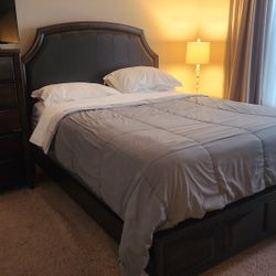 Bedroom Set Queen Size