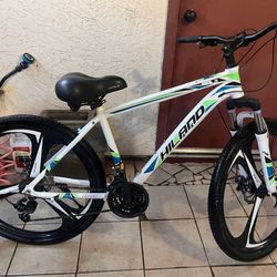Hiland H200 26" Mountain Bike — 3-Spoke Mag Wheels, Disc Brakes — Ridden Once