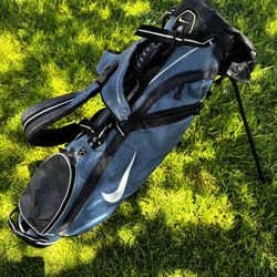 Nike Golf Lightweight Stand Bag w/ Rain Hood | Dual Strap Backpack | Excellent Condition | $89