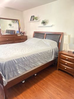 Queen Bedroom Set