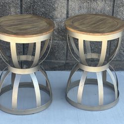 Hammary modern matching round end tables 