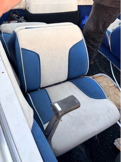 1989 Capri Bayliner boat with trailer INCLUDED!!