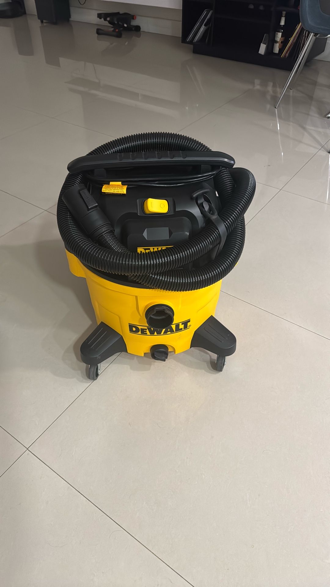 DEWALT 9 Gallon Poly Wet/Dry Vac