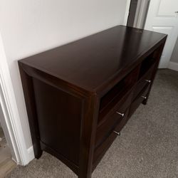 4 Drawer Dresser 