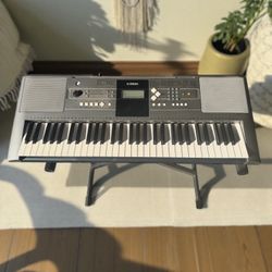 Yamaha YPT-330 Keyboard