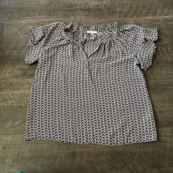 Women’s Size Medium Top