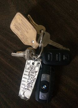 Someone losts this keys I found is BMW and TOYOTA is your keys text me back thanks