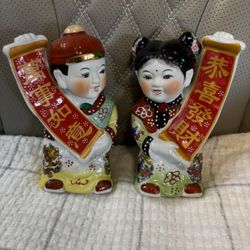 2 Chinnesse Figures 