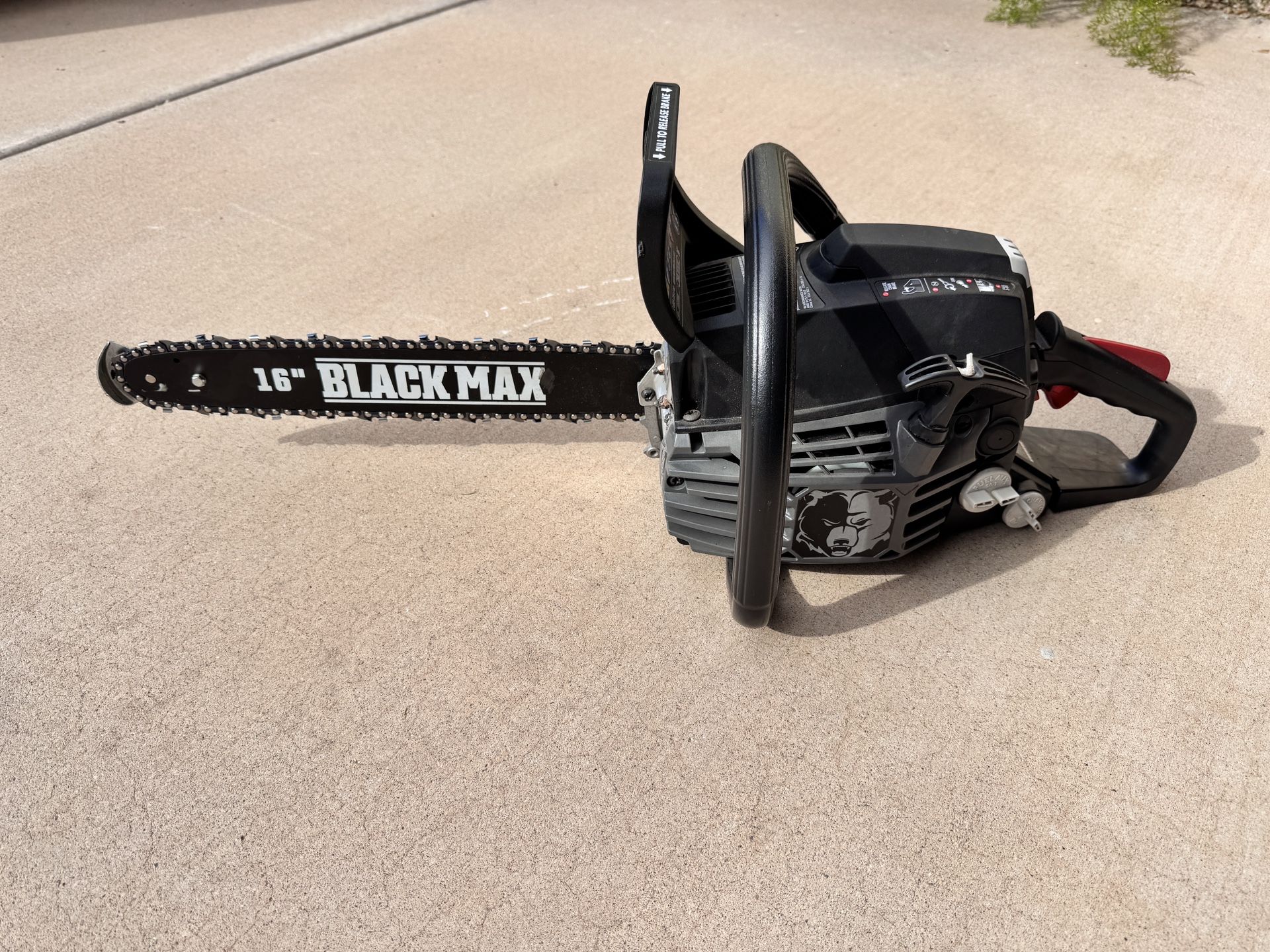 Black Max 16" Gas Powered Chainsaw