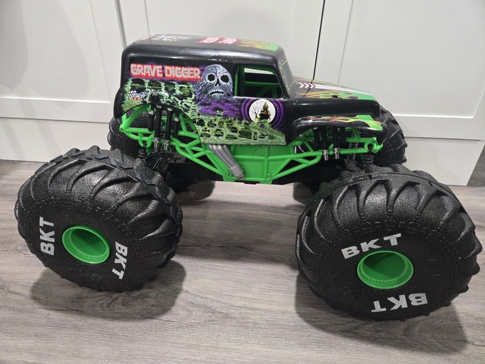 Monster Jam Official Mega Grave Digger All-Terrain Remote Control Monster Truck