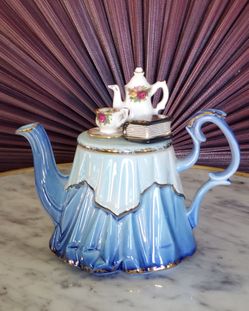 1996 Royal Albert England Teapot with Miniature Tea Set Lid