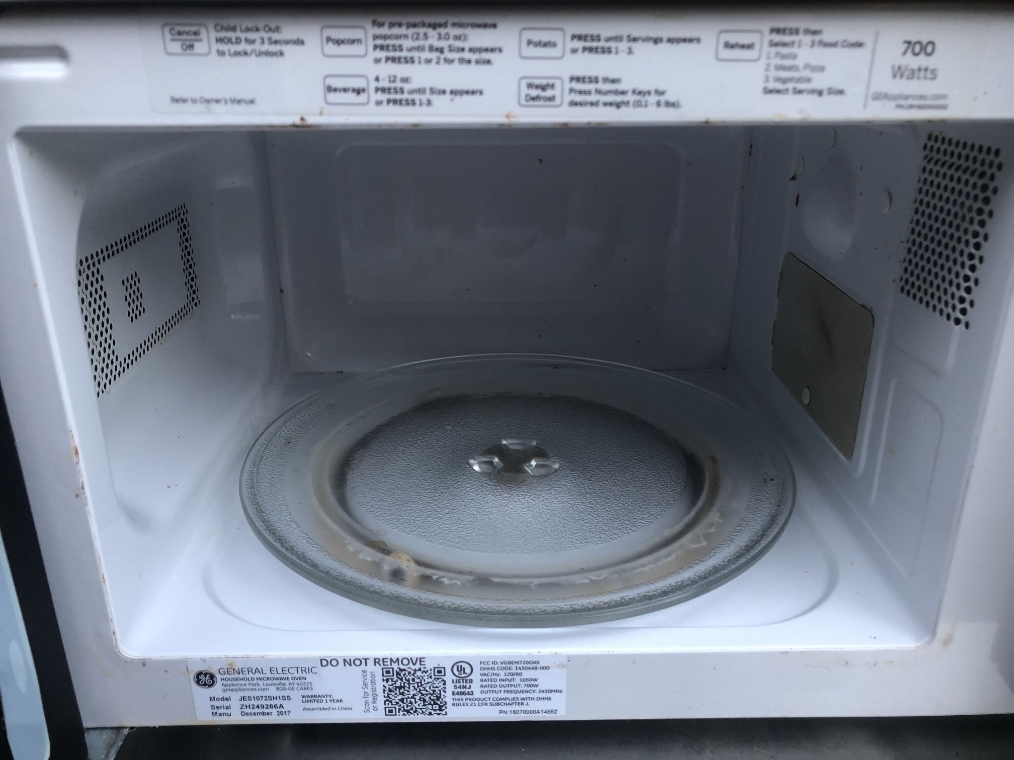 GE 0.7 cu. ft. Small Countertop Microwave in White for Sale in Sacramento,  CA - OfferUp