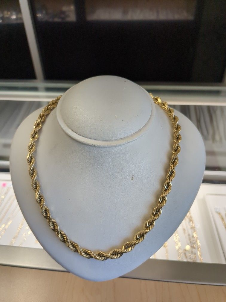 10k Solid Gold Rope Chain 98.9 Grams 26 Long Layaway Available 10% Down If You Are Interested Please Ask For Maribel Thank You