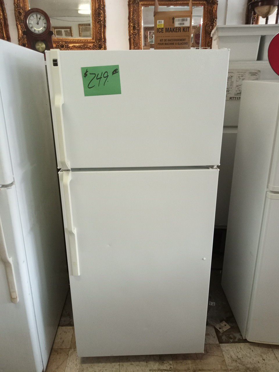 Hotpoint Refrigerator white excellent . Warranty , Delivery available 2203 Fowler st. Ft. Myers 33901